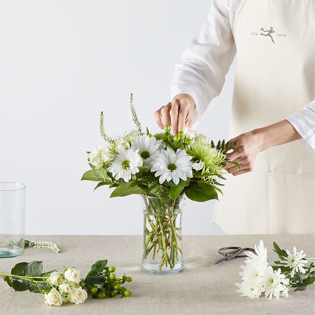 Irish Garden - A Florist Original – Burlington In Bloom Inc, Burlington IA