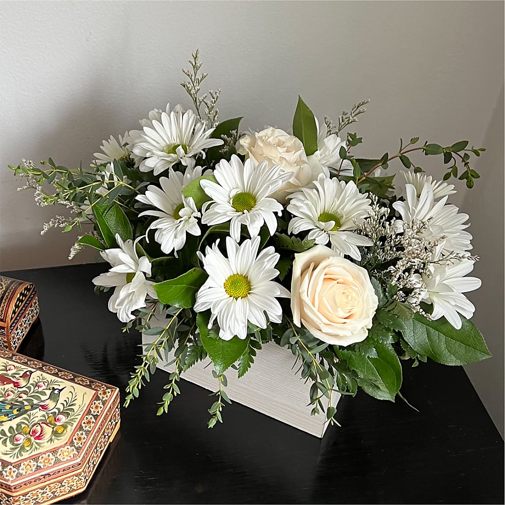 Fresh Linen Box Bouquet –  Burlington In Bloom Inc, Burlington IA