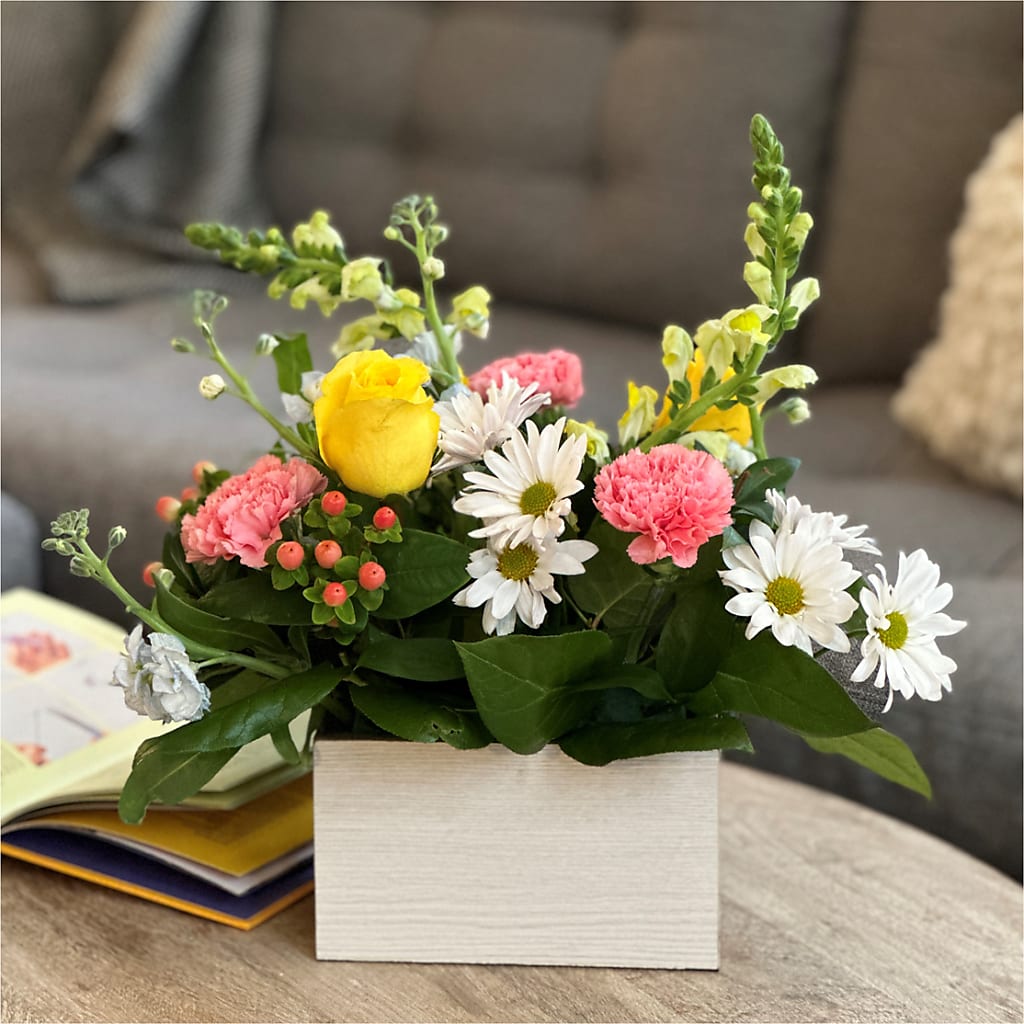 Sun Salutation Box Bouquet –  Burlington In Bloom Inc, Burlington IA