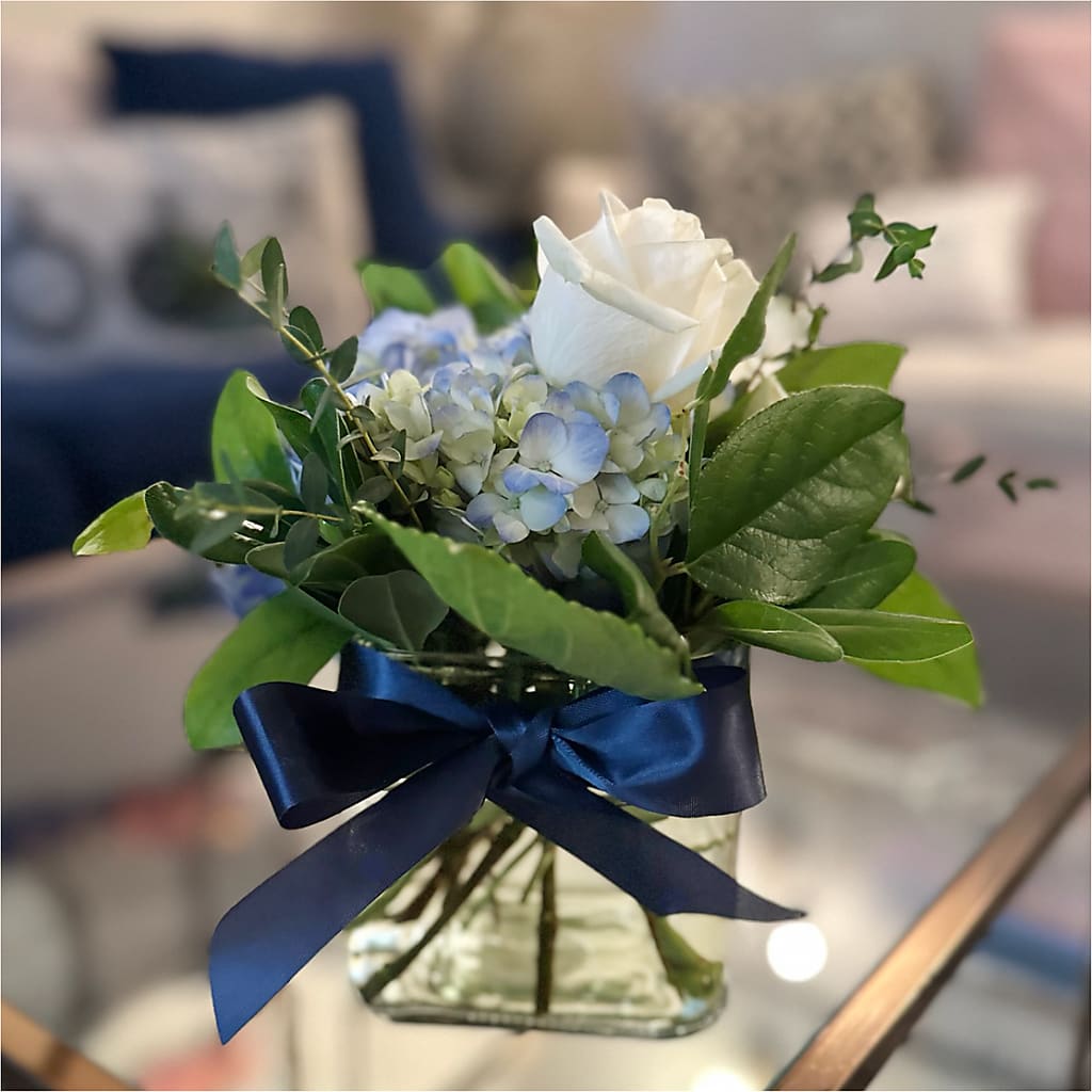 Sky Blue Delight Bouquet –  Burlington In Bloom Inc, Burlington IA