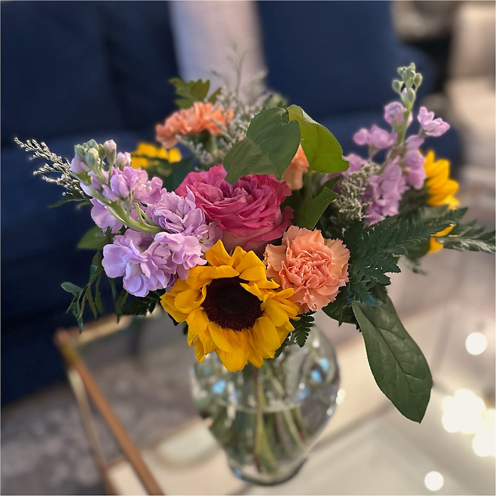 Yellow Brick Road Bouquet –  Burlington In Bloom Inc, Burlington IA