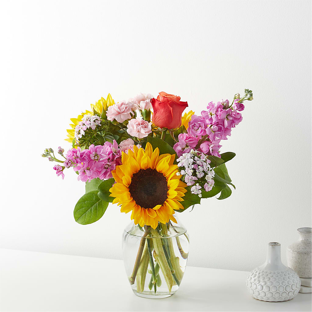 Yellow Brick Road Bouquet –  Burlington In Bloom Inc, Burlington IA