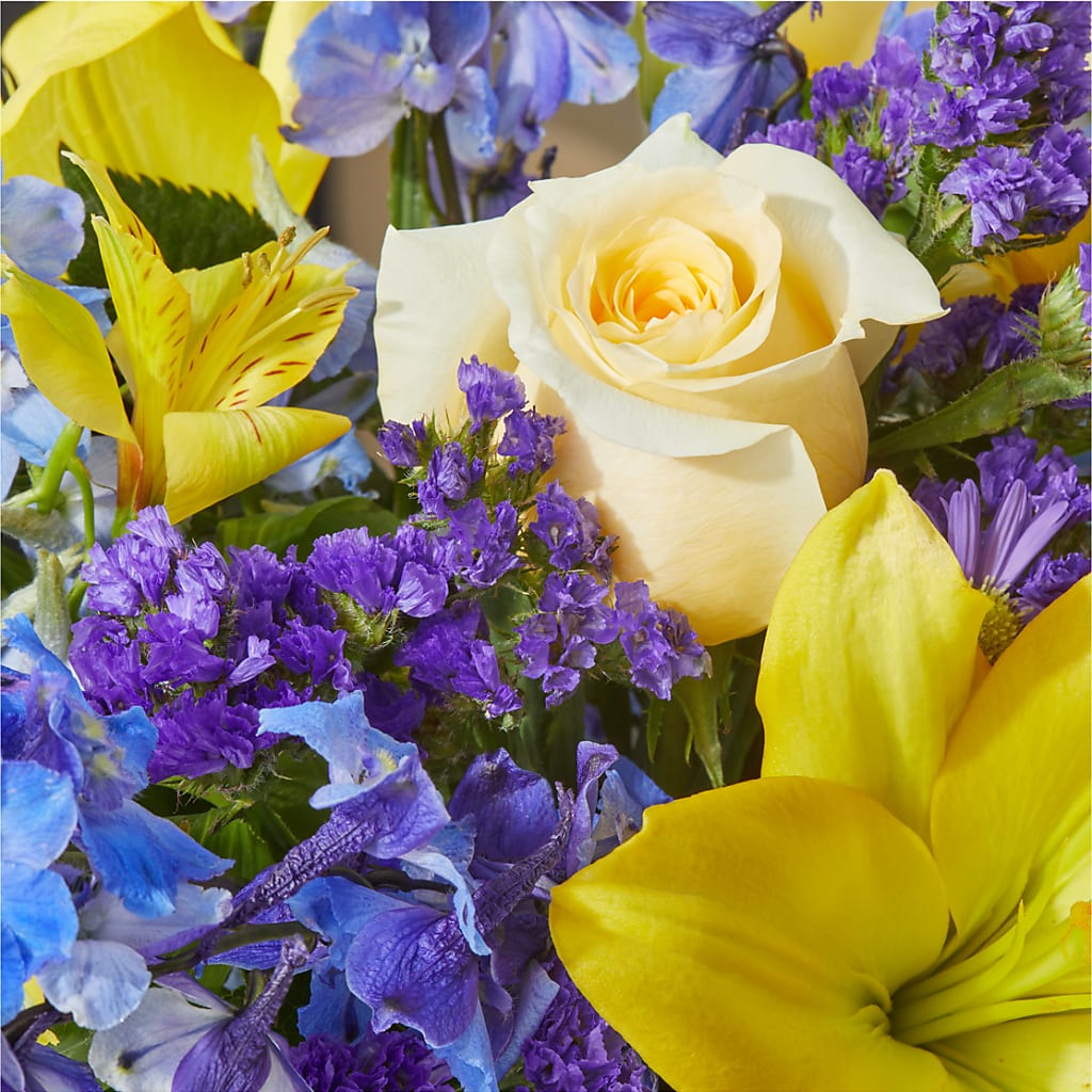 Limoncello Bouquet –  Burlington In Bloom Inc, Burlington IA