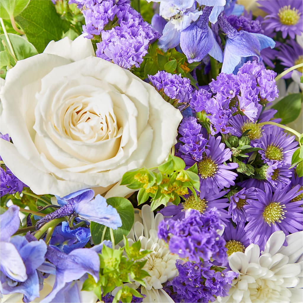 Genuine Gestures Bouquet –  Burlington In Bloom Inc, Burlington IA